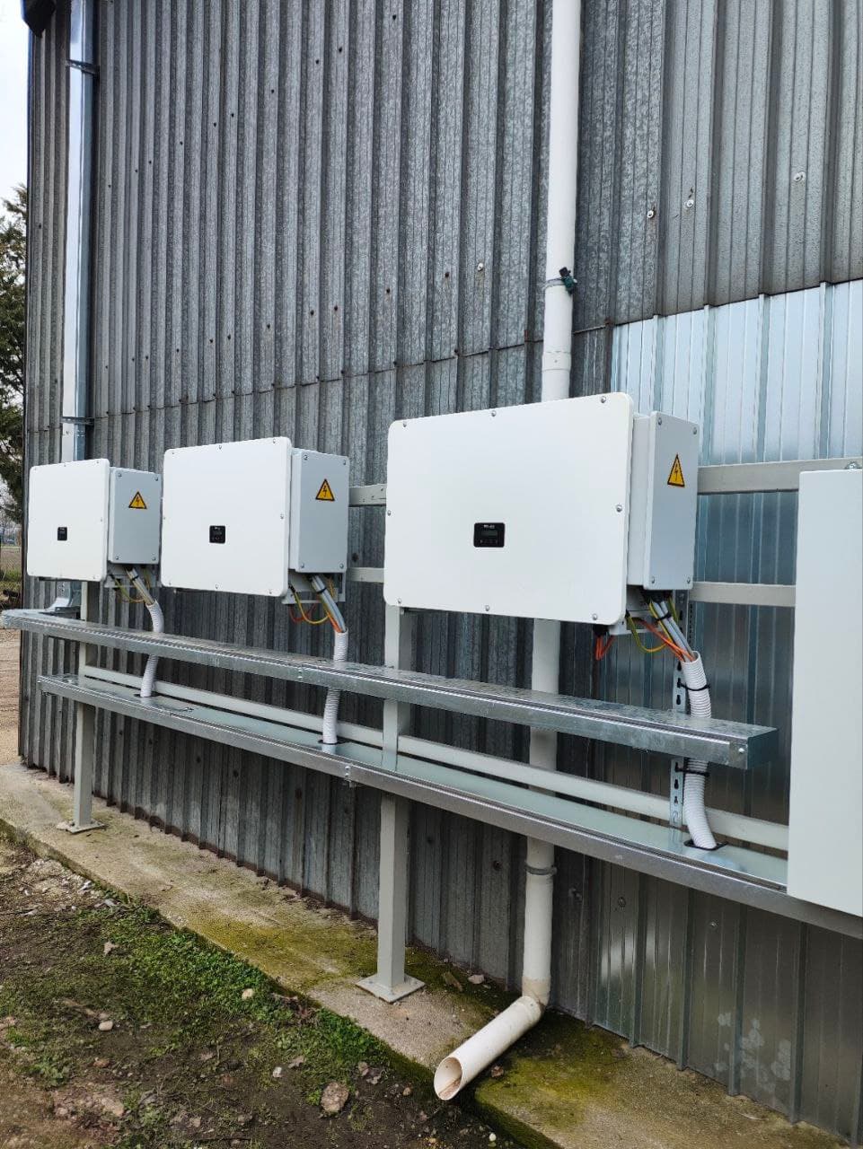 Installazione inverter e linee di campo